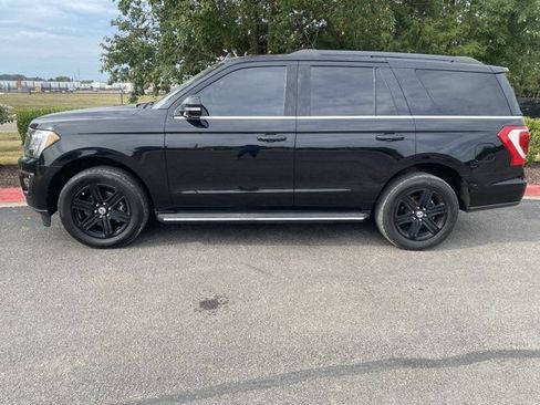 Used 2019 Ford Expedition XLT w/ Equipment Group 202A AWD/4WD image 9