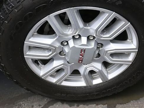 Used 2023 GMC Sierra 2500 SLT w/ SLT Premium Package image 28