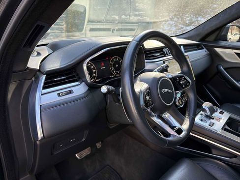 Used 2023 Jaguar F-PACE S image 10