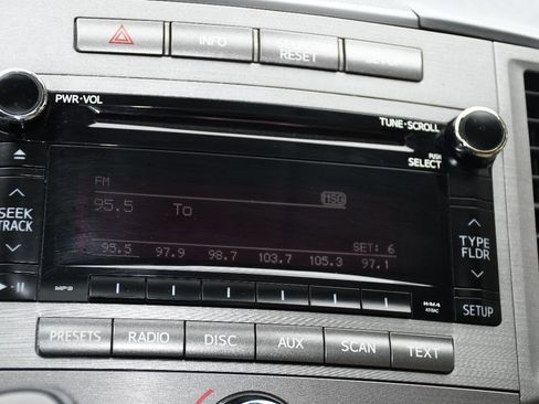 Used 2011 Toyota Venza AWD w/ Convenience Pkg image 35