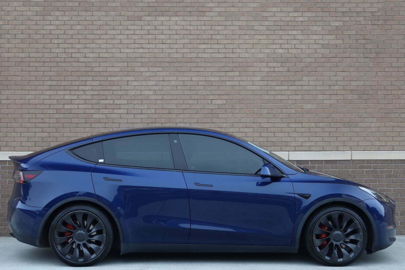 Used 2021 Tesla Model Y Performance AWD/4WD image 3