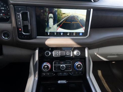 Used 2022 GMC Yukon XL Denali image 18