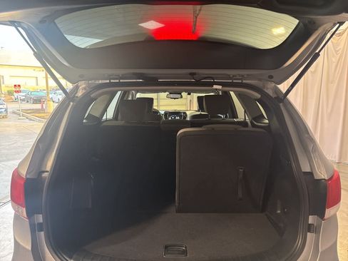 Used 2017 Hyundai Santa Fe SE image 10