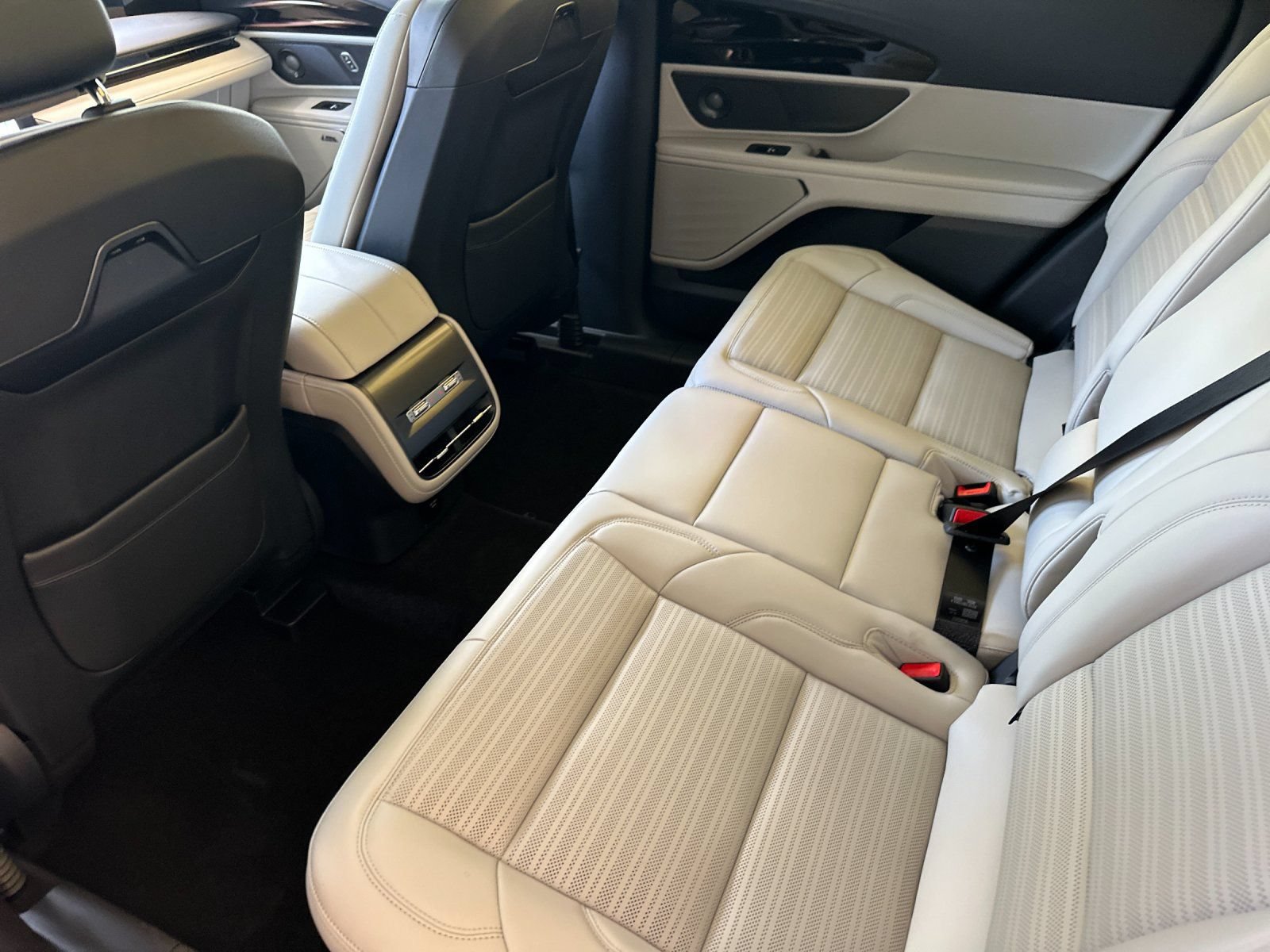 New 2026 Lincoln Nautilus Reserve w/ Jet Appearance Package AWD/4WD image 11