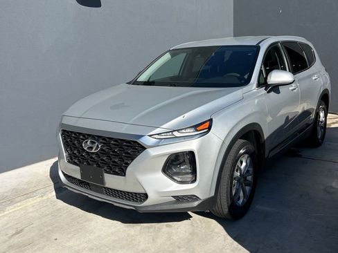 Used 2019 Hyundai Santa Fe SE image 1