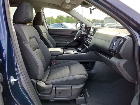 Used 2025 Nissan Pathfinder SV FWD image 12