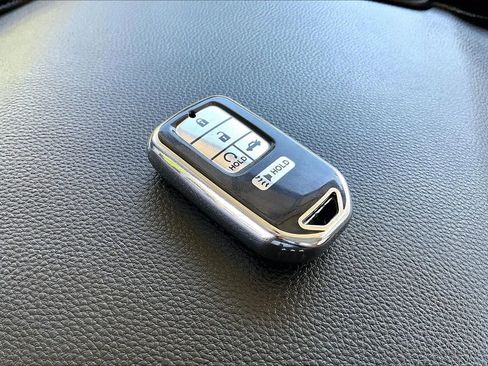 Used 2018 Honda Accord Touring image 32