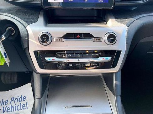 Certified 2022 Ford Explorer 4WD image 32