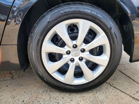 Used 2021 Toyota Corolla LE FWD image 53