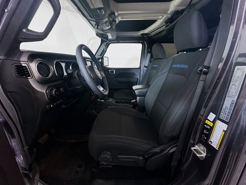 Used 2023 Jeep Wrangler Rubicon image 13
