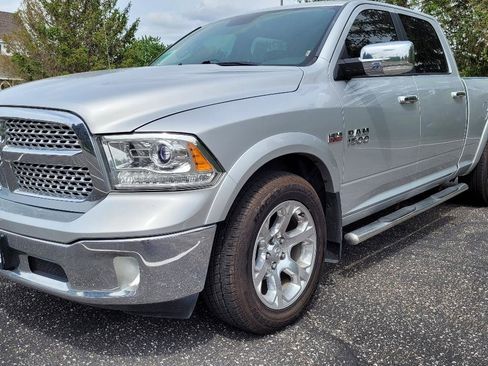 Used 2017 RAM 1500 Laramie AWD/4WD image 3