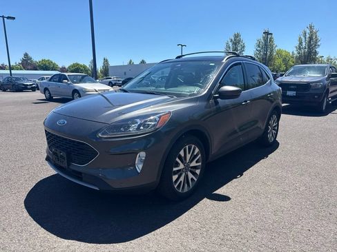 Used 2020 Ford Escape Titanium AWD/4WD image 3
