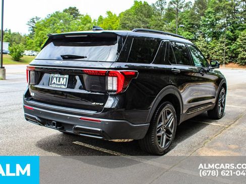 Used 2025 Ford Explorer ST-Line w/ ST-Line Street Pack AWD/4WD image 5