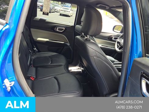 Used 2025 Jeep Compass Limited AWD/4WD image 17