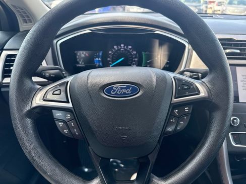 Used 2020 Ford Fusion SE FWD image 10