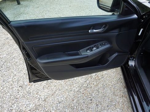 Used 2021 Nissan Altima 2.5 S w/ Driver Assist Package FWD image 11