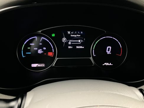 Used 2018 Kia Soul EV + w/ Sun & Fun Package image 12