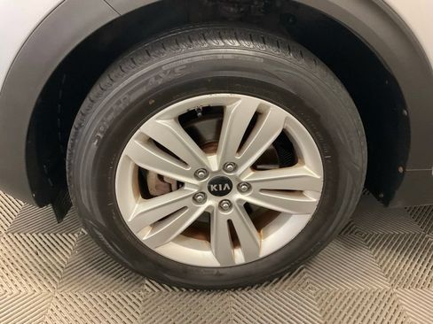 Used 2017 Kia Sportage LX AWD/4WD image 9