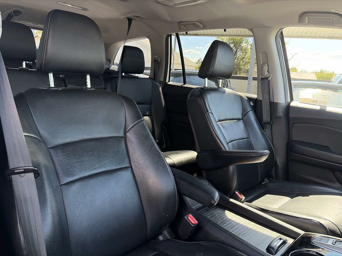 Used 2018 Honda Pilot Touring image 32