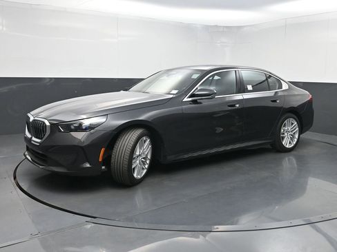 Used 2024 BMW 530i xDrive w/ Premium Package AWD/4WD image 23
