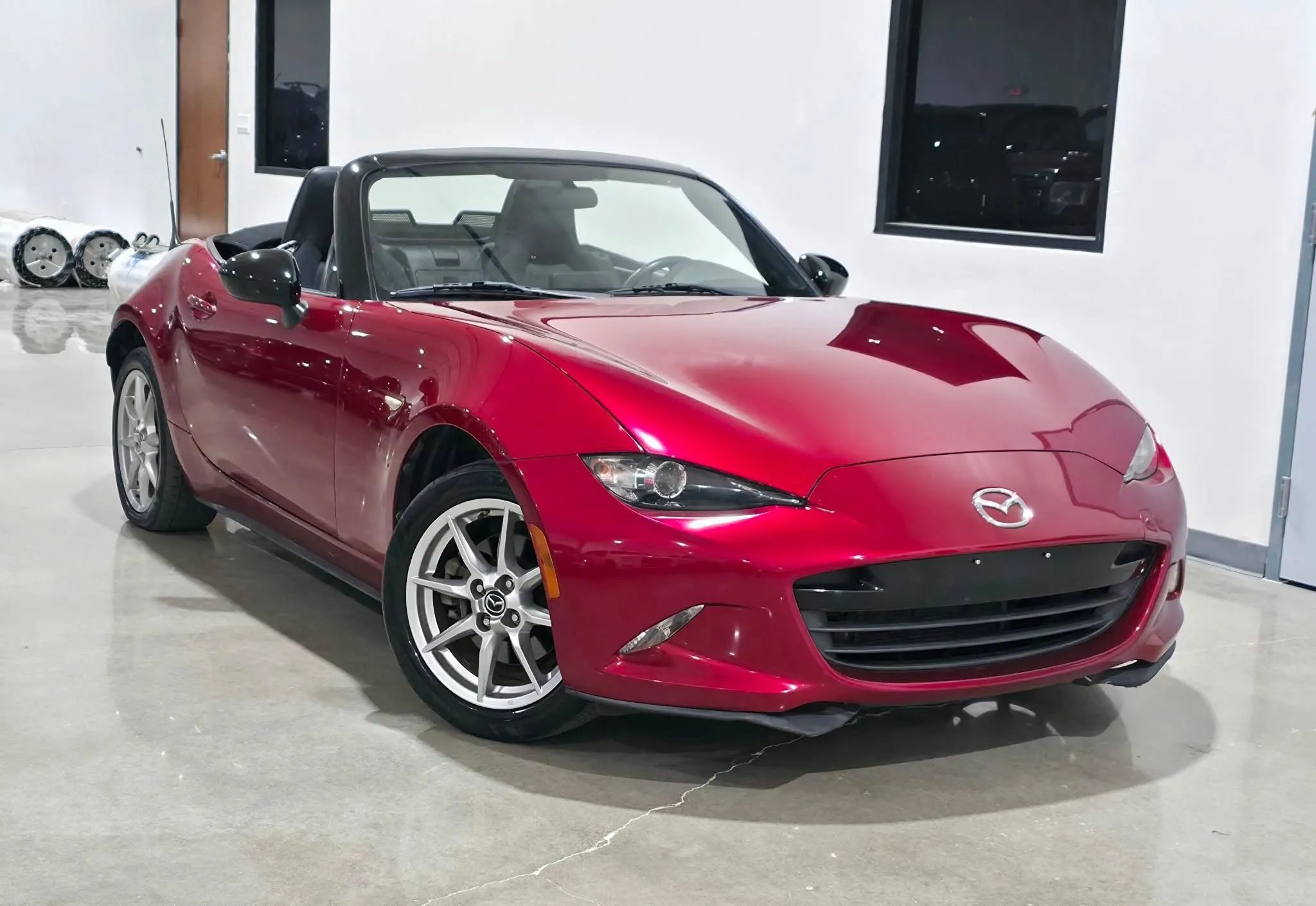 Used 2018 MAZDA MX-5 Miata Sport RWD image 1