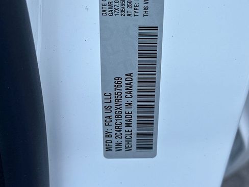 New 2027 Chrysler Pacifica Select FWD image 29