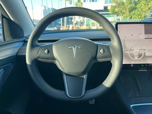 Used 2023 Tesla Model Y Performance AWD/4WD image 13