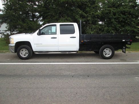 Used 2007 Chevrolet Silverado 2500 LT w/ 2LT Convenience Package AWD/4WD image 16