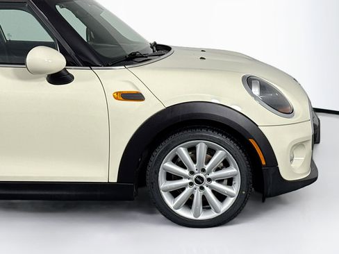 Used 2019 MINI Cooper 4-Door Hardtop image 41