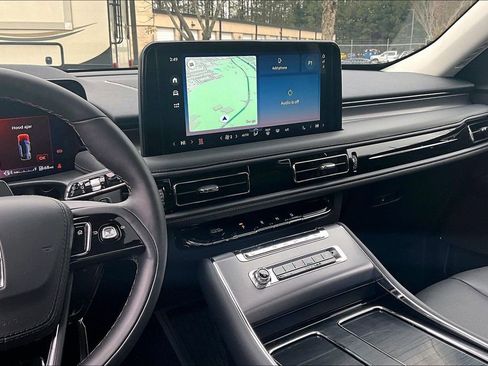 New 2026 Lincoln Aviator Premiere image 7