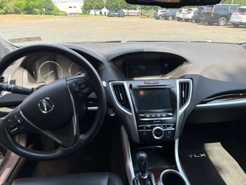 Used 2015 Acura TLX FWD image 11