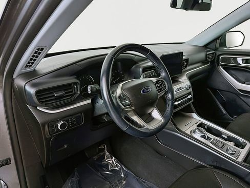 Used 2022 Ford Explorer XLT w/ Class IV Trailer Tow Package image 16