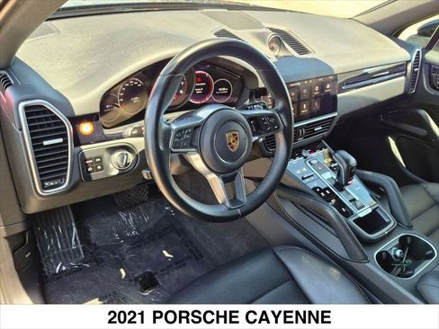 Used 2021 Porsche Cayenne AWD/4WD image 12