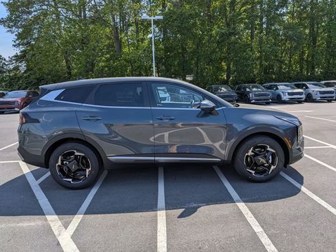 New 2026 Kia Sportage EX FWD image 2