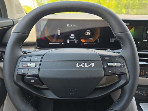 New 2026 Kia Sportage EX FWD image 9