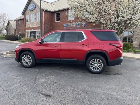 Used 2023 Chevrolet Traverse LT FWD image 9