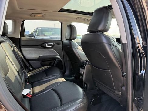 Used 2022 Jeep Compass Latitude w/ Sun and Sound Group AWD/4WD image 15