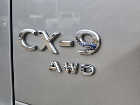 Used 2023 MAZDA CX-9 Touring image 28