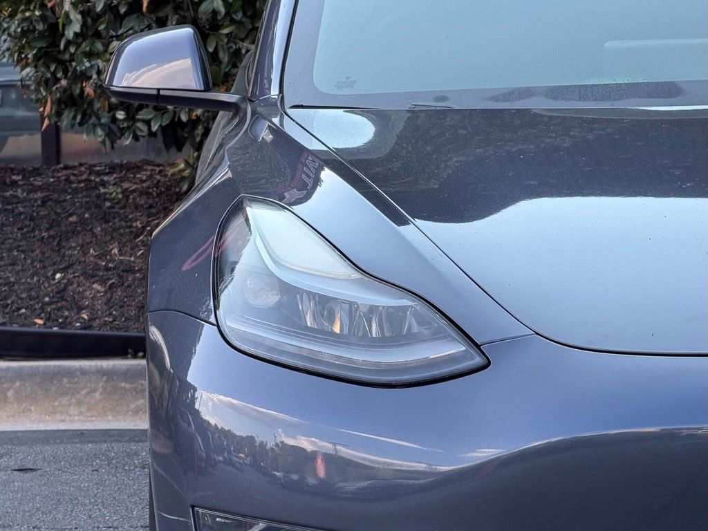 Used 2022 Tesla Model 3 Standard Range RWD image 4