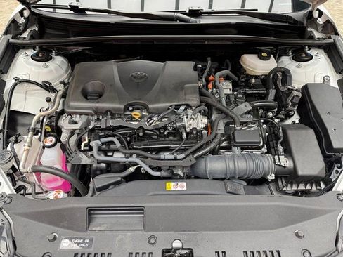 Used 2025 Toyota Camry SE image 27