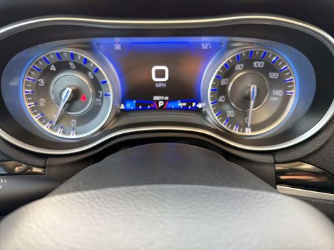 Used 2023 Chrysler 300 Touring RWD image 29