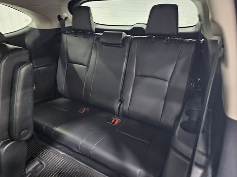 Used 2021 Toyota Highlander XLE image 15