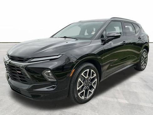 Used 2025 Chevrolet Blazer RS w/ Enhanced Convenience Package AWD/4WD image 3