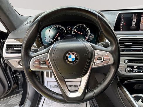 Used 2019 BMW 750i xDrive w/ M Sport Package AWD/4WD image 11