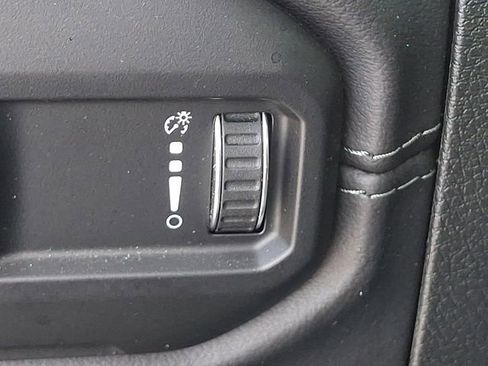 Used 2025 Jeep Wrangler Unlimited Sahara w/ Safety Group AWD/4WD image 24