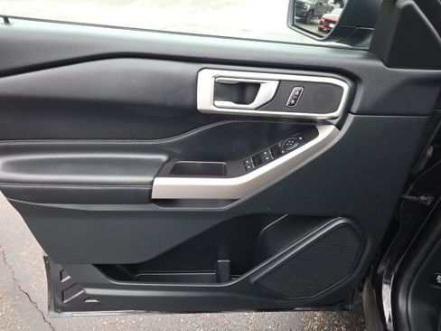 Used 2023 Ford Explorer XLT w/ Equipment Group 202A image 19