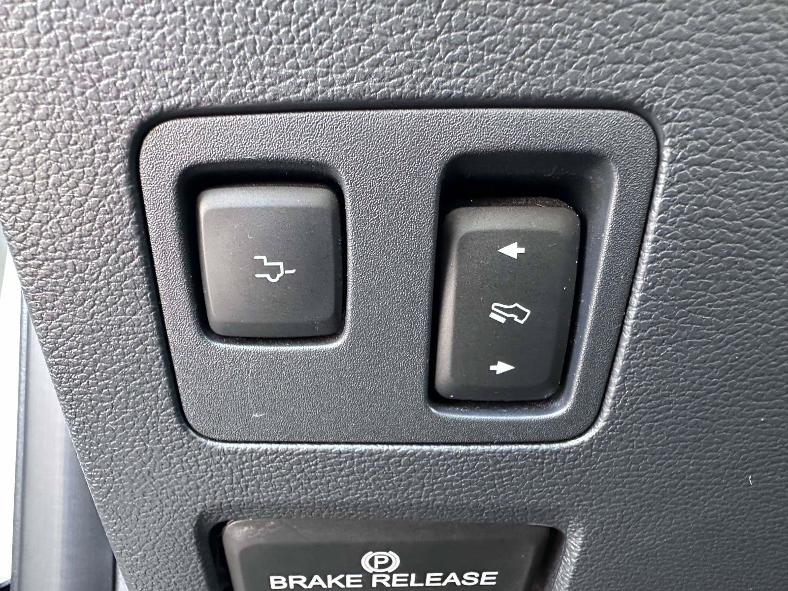 Used 2022 Ford F250 Lariat w/ Lariat Ultimate Package AWD/4WD image 19