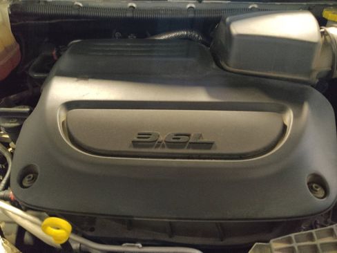 Used 2022 Chrysler Voyager LX FWD image 30