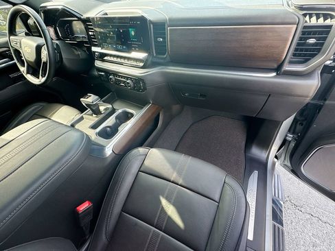 Used 2024 Chevrolet Silverado 1500 High Country RWD image 33