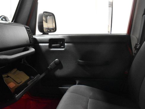 Used 2006 Jeep Wrangler Rubicon AWD/4WD image 10